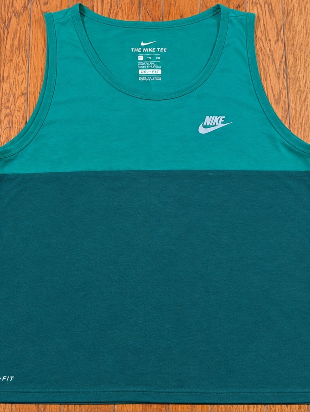 Nike Dri-FIT “The Nike Tee” XXL tank